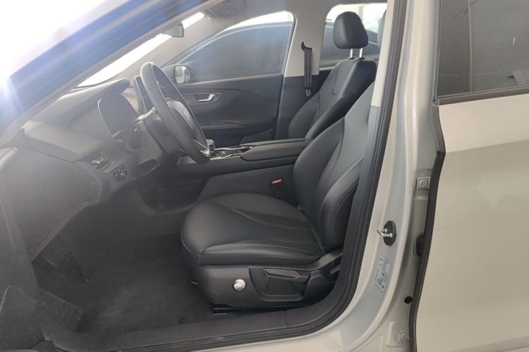 Used Hongqi E-QM5 2022 431 km Charge & Enjoy Edition