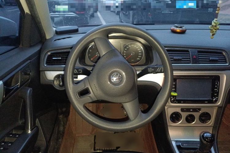 Used Volkswagen Gran Lavida 2013 1.6L Manual Comfort Model