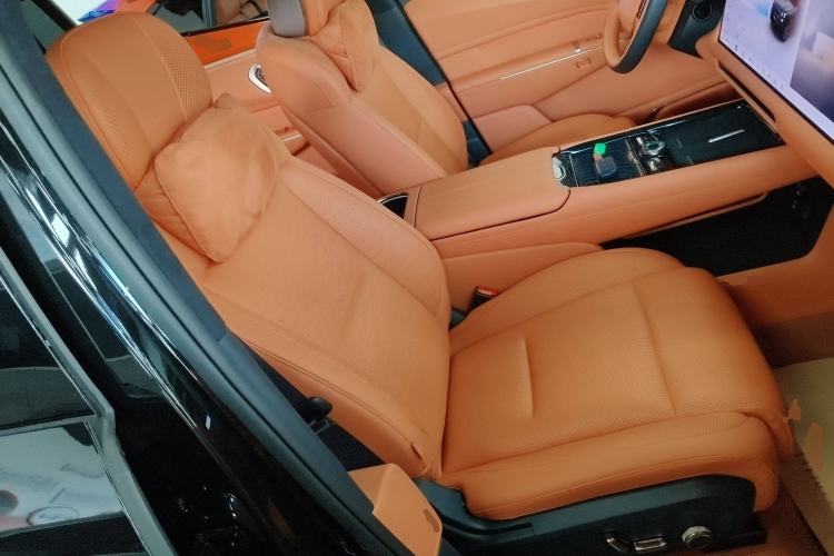 Used Lynk & Co 900 2025 1.5T Ultra
