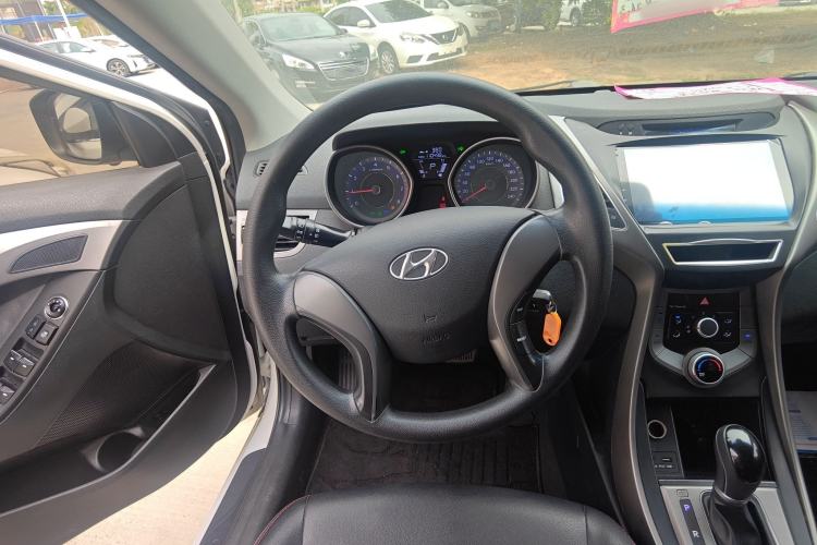 Used Hyundai Elantra 2016 1.6L Automatic Smart Version
