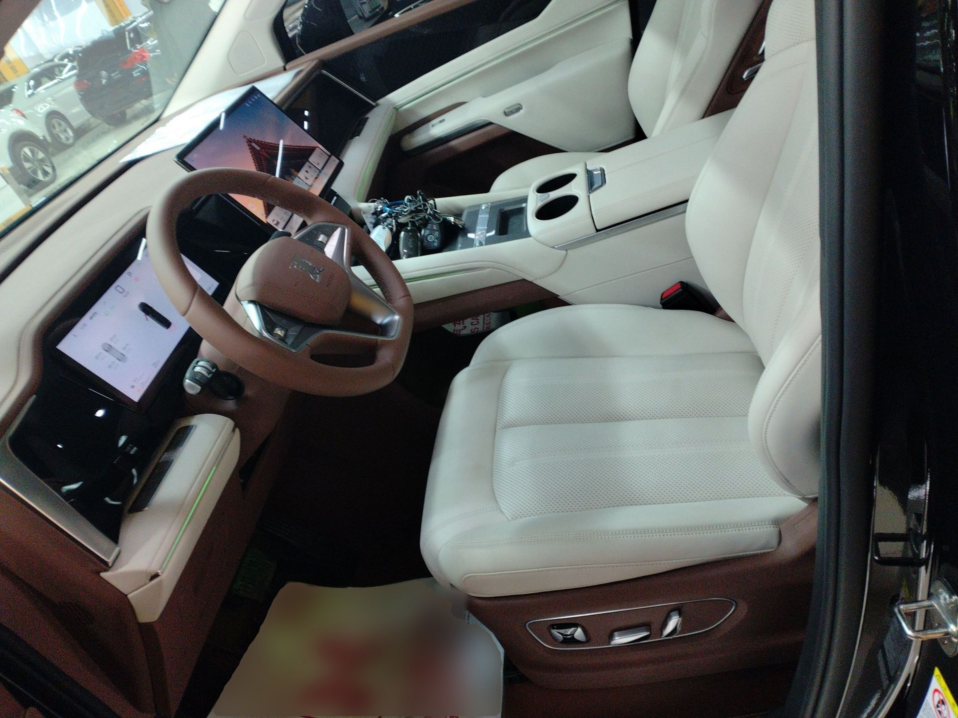 المقاعد الأمامية داخل السيارة