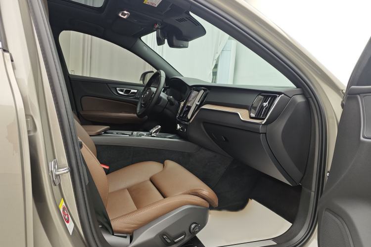 Used Volvo S60 2022 B4 Zhiyuan Luxury Edition
