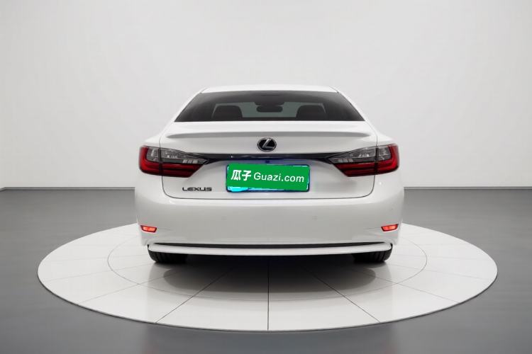 Used Lexus ES 2015 300h Comfort Edition
