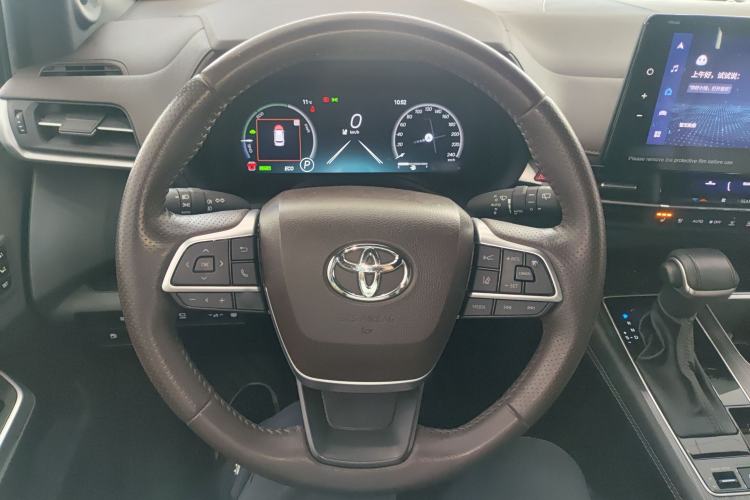 Used Toyota Sienna 2023 2.5L Hybrid Platinum Edition
