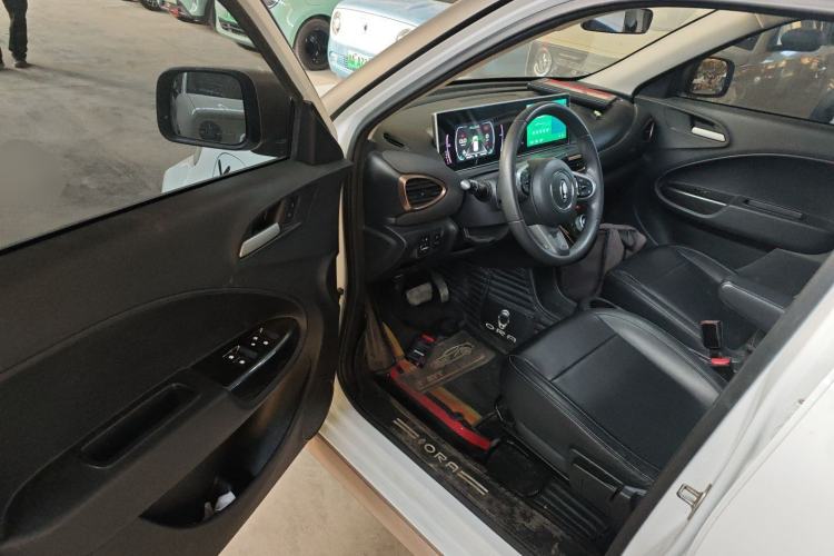 Used ORA White Cat 2022 Xiaoyue Mao Edition 360 km Luxury Model Lithium NMC
