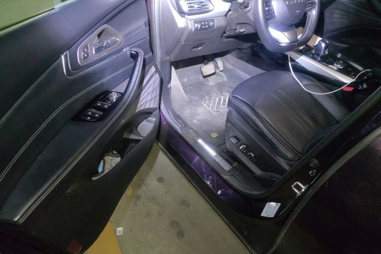 Used  Lingyun 2019 1.6T Two-Wheel Drive Diamond Edition
