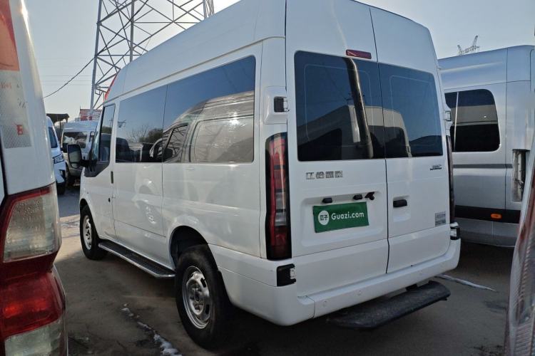Used JMC Fushun 2023 2.0T Automatic Short-Wheelbase Mid-Top Commercial Multi-Purpose 6-Seater Passenger Vehicle

