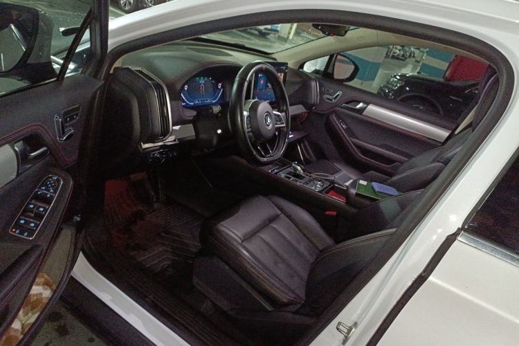 Used BYD Tang New Energy 2018 DM 2.0T All-Wheel Drive Smart Connectivity Enjoyment Model 5 Seats China V Emission Standard
