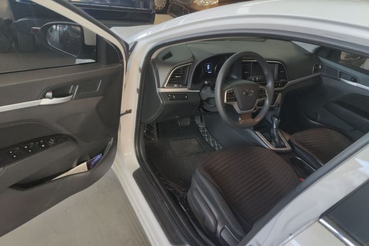 Used Hyundai Elantra 2016 1.6L Automatic ZhiXuan – Elite Version