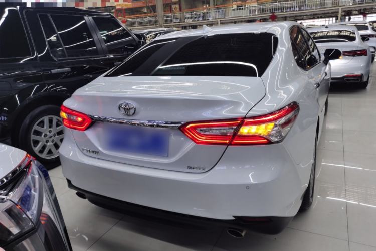 Used Toyota Camry 2021 2.0G Luxury Edition
