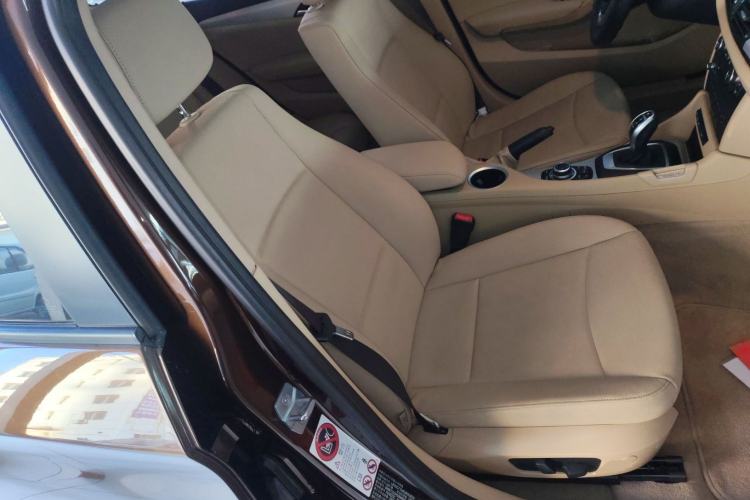 Used BMW X1 2014 sDrive18i Leading Model
