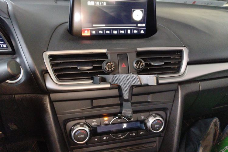 Used Mazda Mazda 3 Axela 2019 Cloud-Controlled Sedan 1.5L Automatic Luxury Model China VI Standard
