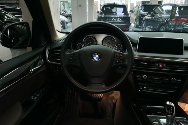 Used BMW X5 2015 xDrive28i
