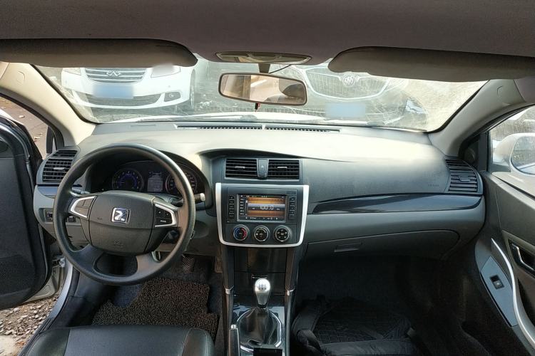 Used Zotye Z300 2014 New Vision 1.5L Manual Luxury Model
