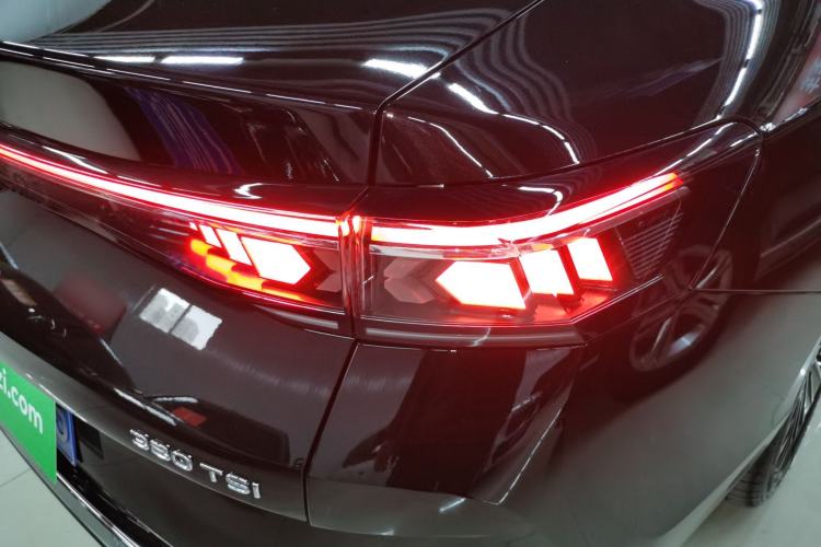 Used Volkswagen Magotan 2024 380TSI DSG Prestige Edition DaMai Package