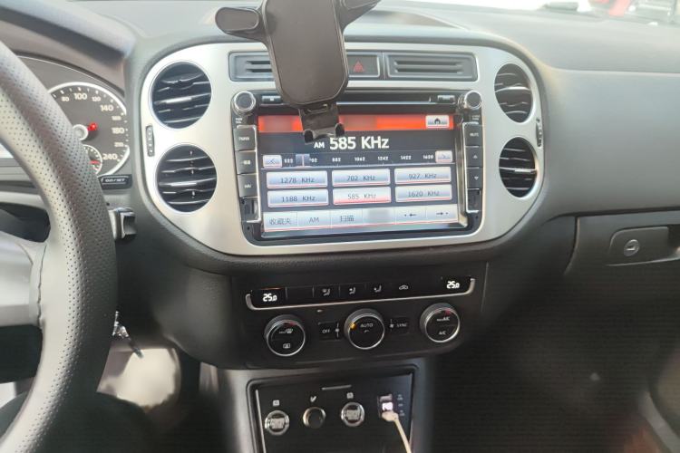 Used Volkswagen Tiguan 2015 1.4TSI Manual Two-Wheel Drive BlueMotion Edition
