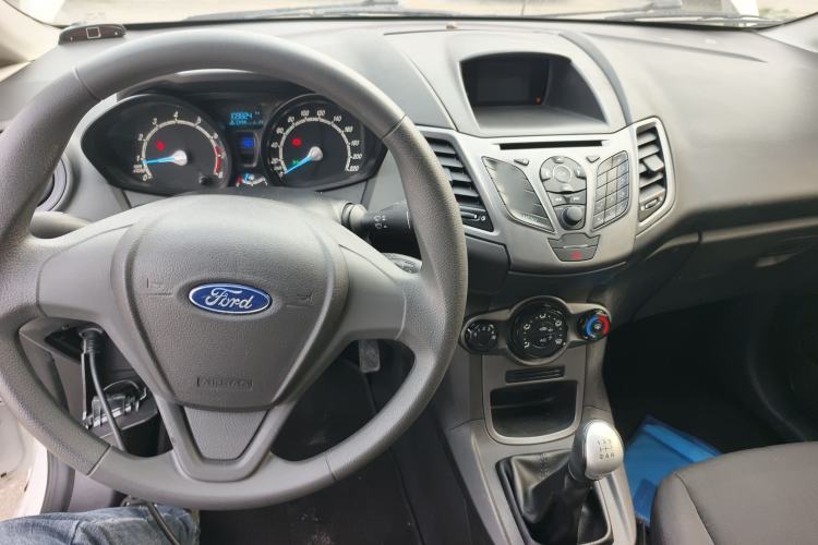Used Ford Fiesta 2013 Hatchback 1.5L Manual Fashion Edition
