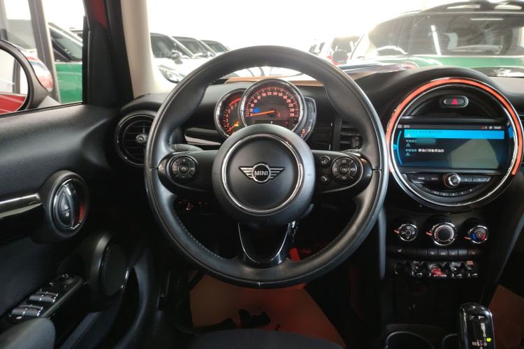 Used  MINI 2019 1.5T COOPER Classic Edition Five-Door Version