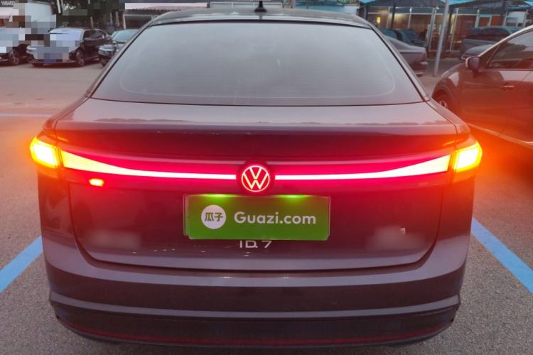 Used Volkswagen ID.7 VIZZION 2024 AIR model
