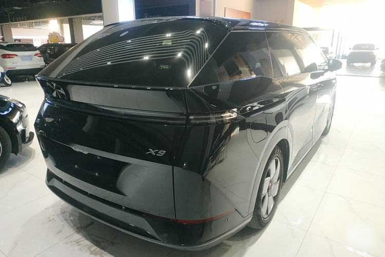 Used XPeng X9 2024 702 Ultra-Long Range Max
