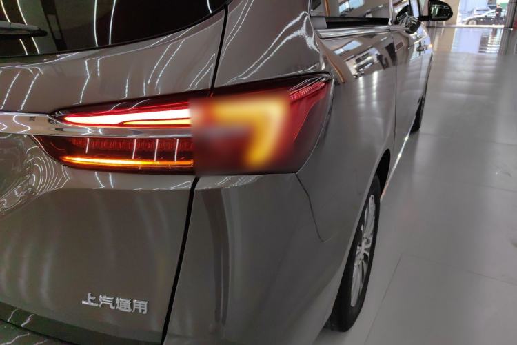 Used Buick GL8 2023 Facelifted Land Cruiser Executive Luxury Version
