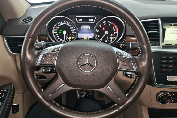 Used Mercedes-Benz M-Class 2015 ML 400 4MATIC Dynamic Model
