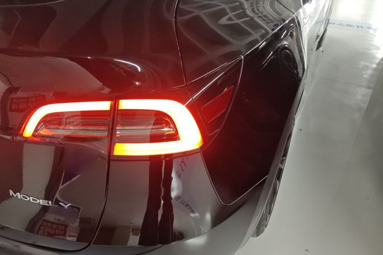 Used Tesla Model Y 2022 Long-Range All-Wheel-Drive Version
