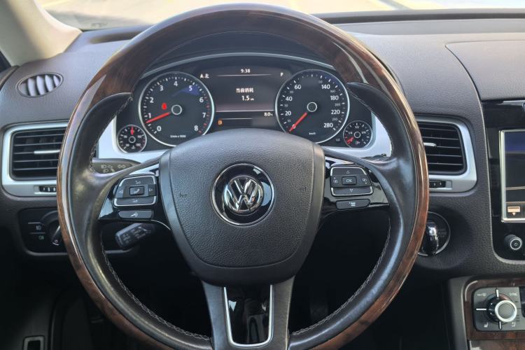 Used Volkswagen Touareg 2011 3.0 TSI Comfort Version
