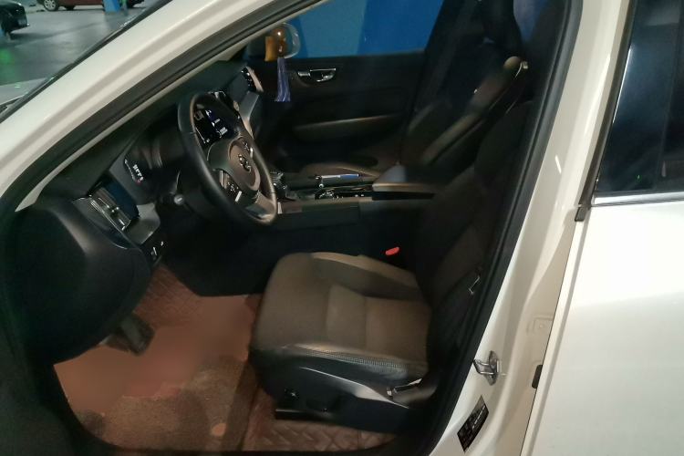 Used Volvo XC60 2021 T4 Smart Luxury Edition
