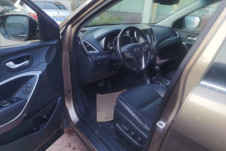 Used Hyundai Santa Fe 2015 2.0T Automatic All-Wheel Drive Smart Version 5 Seats