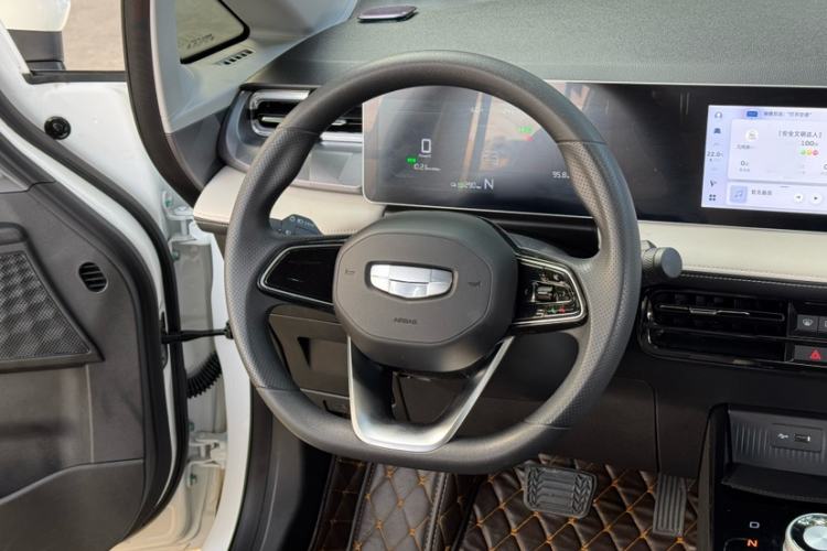 Used Geometry E Firefly 2024 301km Flowing Light
