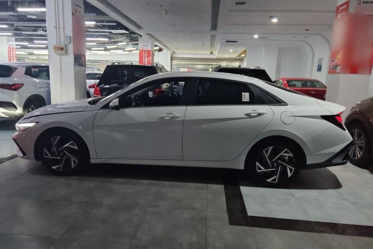 Used Hyundai Elantra 2023 1.5L CVT GLX Elite Edition
