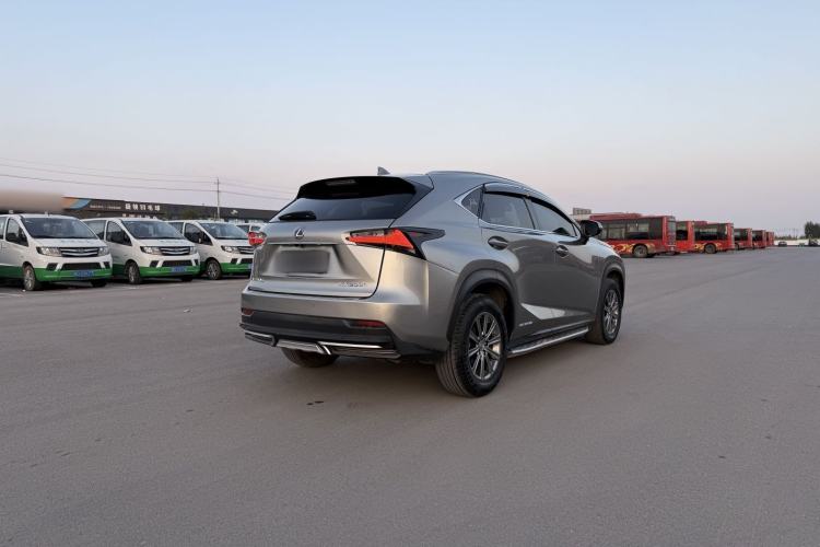 Used Lexus NX 2015 300h Front-Drive Fēngshàng Edition
