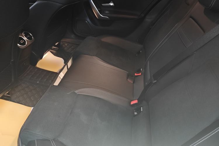 Used Mercedes-Benz A-Class 2022 Revised Version A 200 L Sport Sedan Fashionable Style
