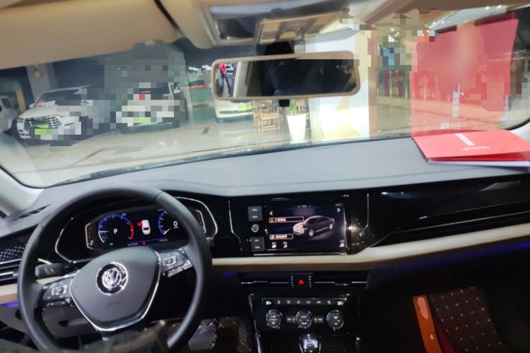 Used Volkswagen Passat 2019 330TSI Luxury Edition China VI Standard
