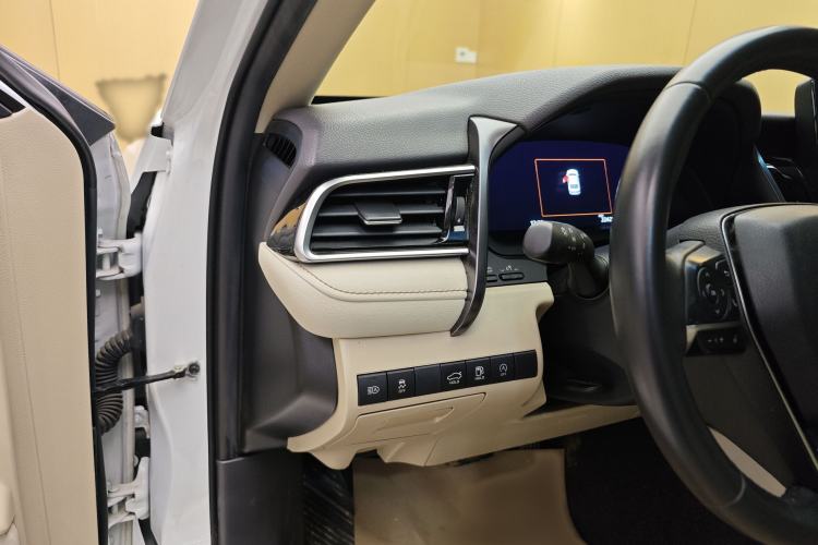 Used Toyota Camry 2021 2.5G Luxury Edition
