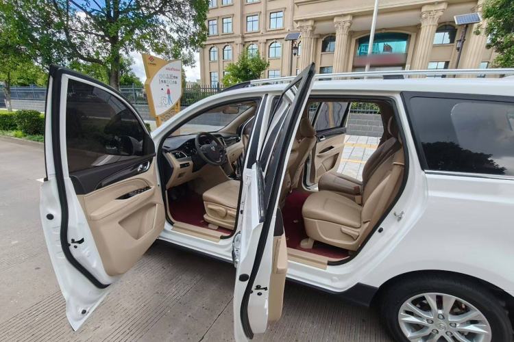 Used Baojun 730 2016 1.5T Manual Luxury Edition 7 Seats
