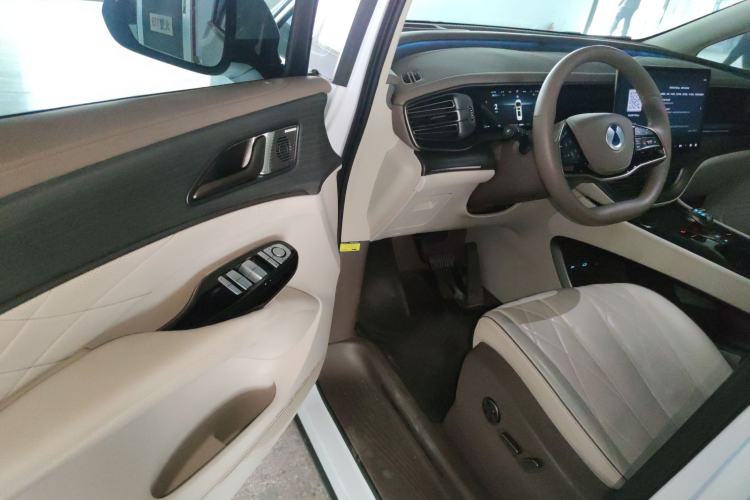 Used Denza D9 2022 DM-i 970 Four-Wheel Drive Flagship Model
