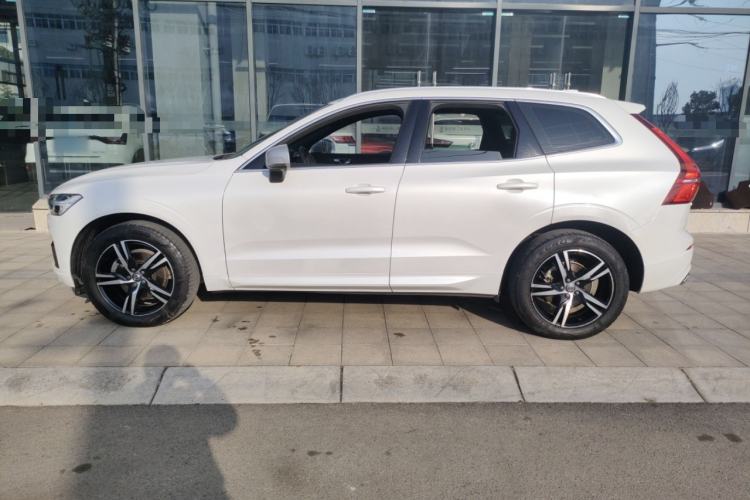 Used Volvo XC60 2019 T5 4x4 Smart & Dynamic Sport Edition China VI Standard
