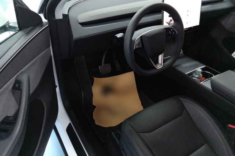 Used Tesla Model Y 2025 Rear-Wheel-Drive Version
