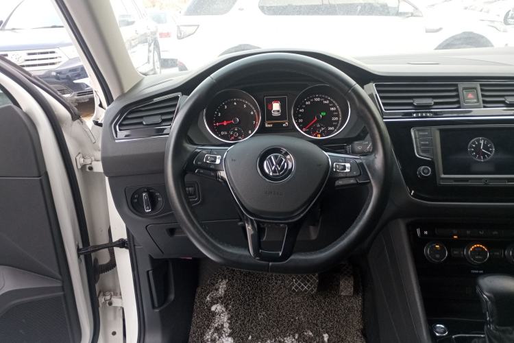 Used Volkswagen Tiguan L 2017 330TSI Automatic Two-Wheel Drive Comfort Edition
