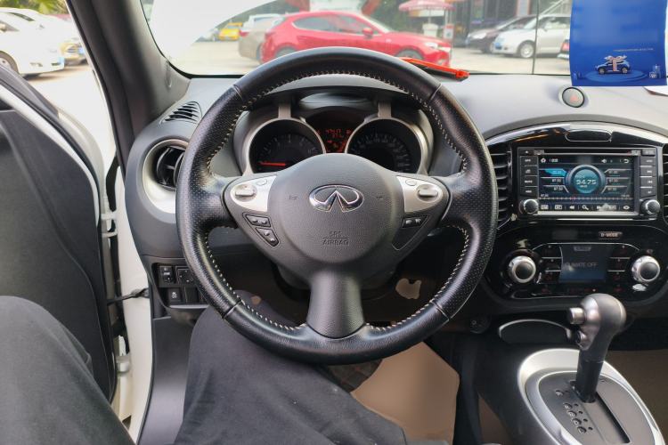 Used Infiniti ESQ 2014 1.6L Spontaneous Edition
