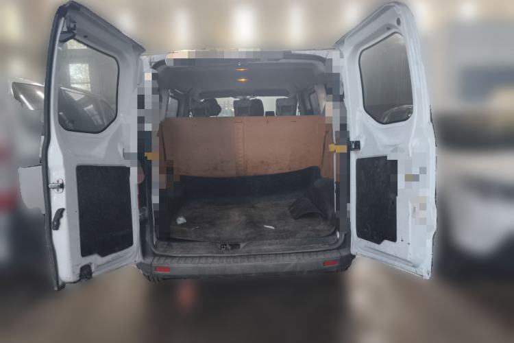 Used Ford Transit 2017 2.0T Diesel Multi-Purpose Commercial Vehicle Short Wheelbase Low Roof China V Standard