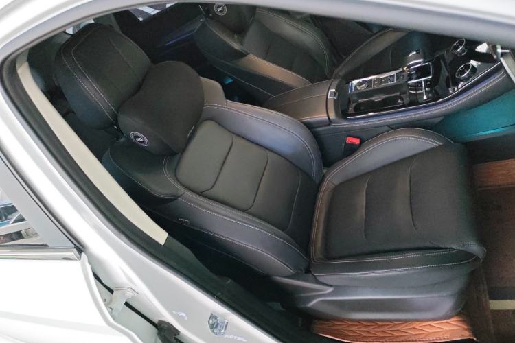 Used JETOUR X70 PLUS 2021 1.6T DCT Pro 5-Seater
