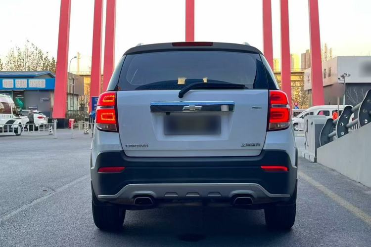 Used Chevrolet Captiva 2015 2.4L 4x4 Flagship Edition 7-Seater
