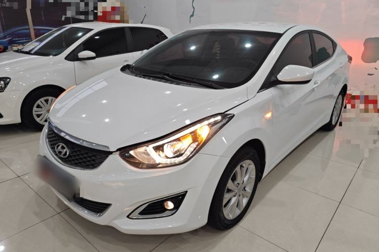 Used Hyundai Elantra 2016 1.6L Automatic Smart Version
