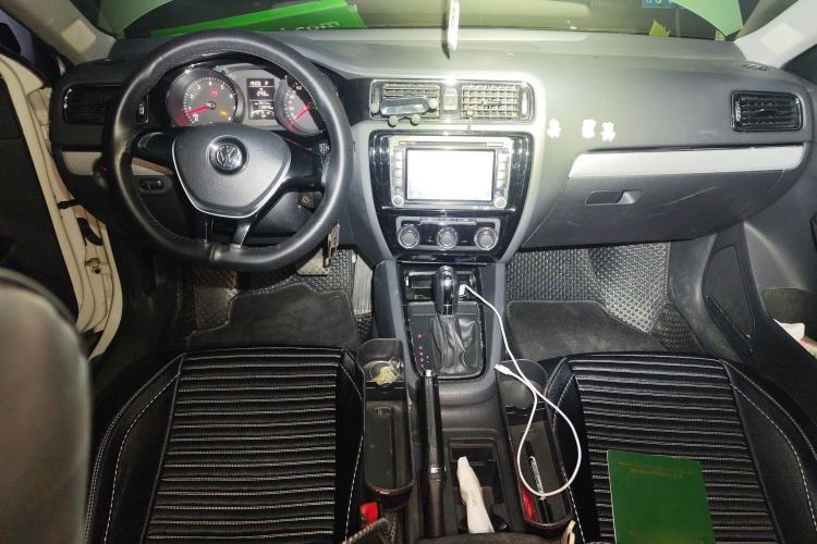 Used Volkswagen Sagitar 2015 1.6L Automatic Comfort Model
