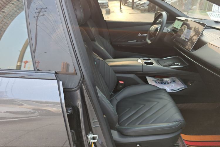 Used  SL03 2023 200Max Range-Extended Version
