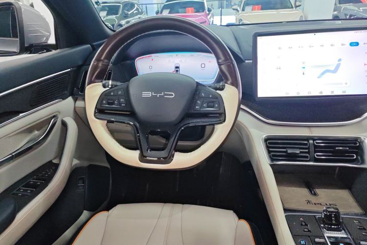 Used BYD Song PLUS New Energy 2023 Champion Edition EV 520KM Prestige Model
