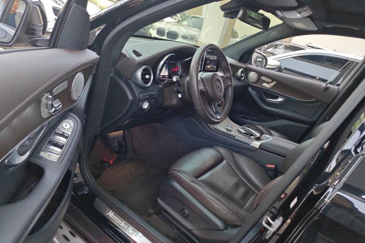 Used Mercedes-Benz GLC 2019 GLC 300 L 4MATIC Dynamic Model